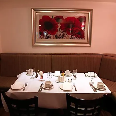 Dalton Hotel 3*
